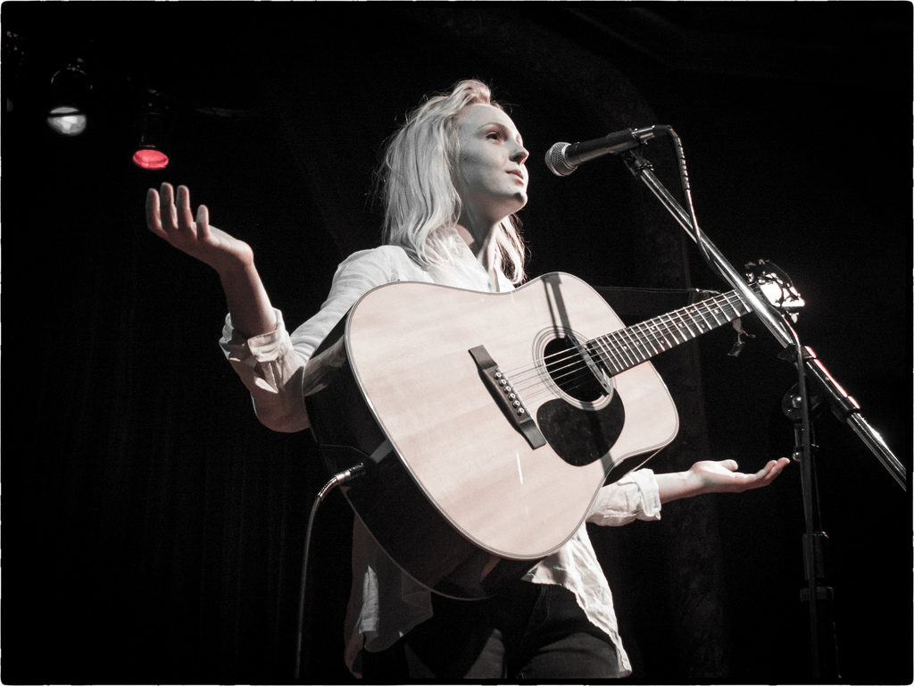 laura_marling_stagelooper_blog_the_rise_of_authenticity_2017